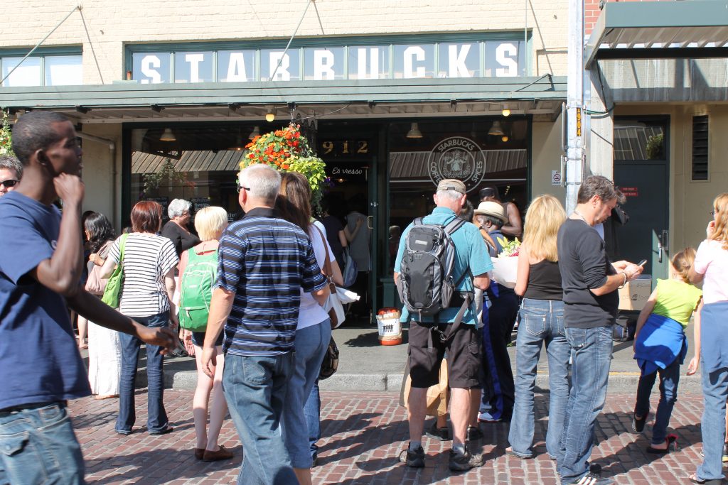 Fachada da primeira Starbucks do mundo - Pike Place Market em Seattle Fachada da Starbucks - Pike Place Market